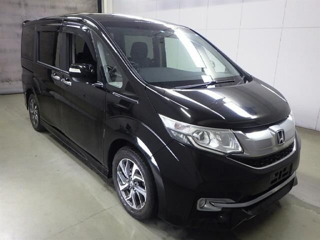 50008 HONDA STEP WAGON RP3 2016 г. (Honda Nagoya)